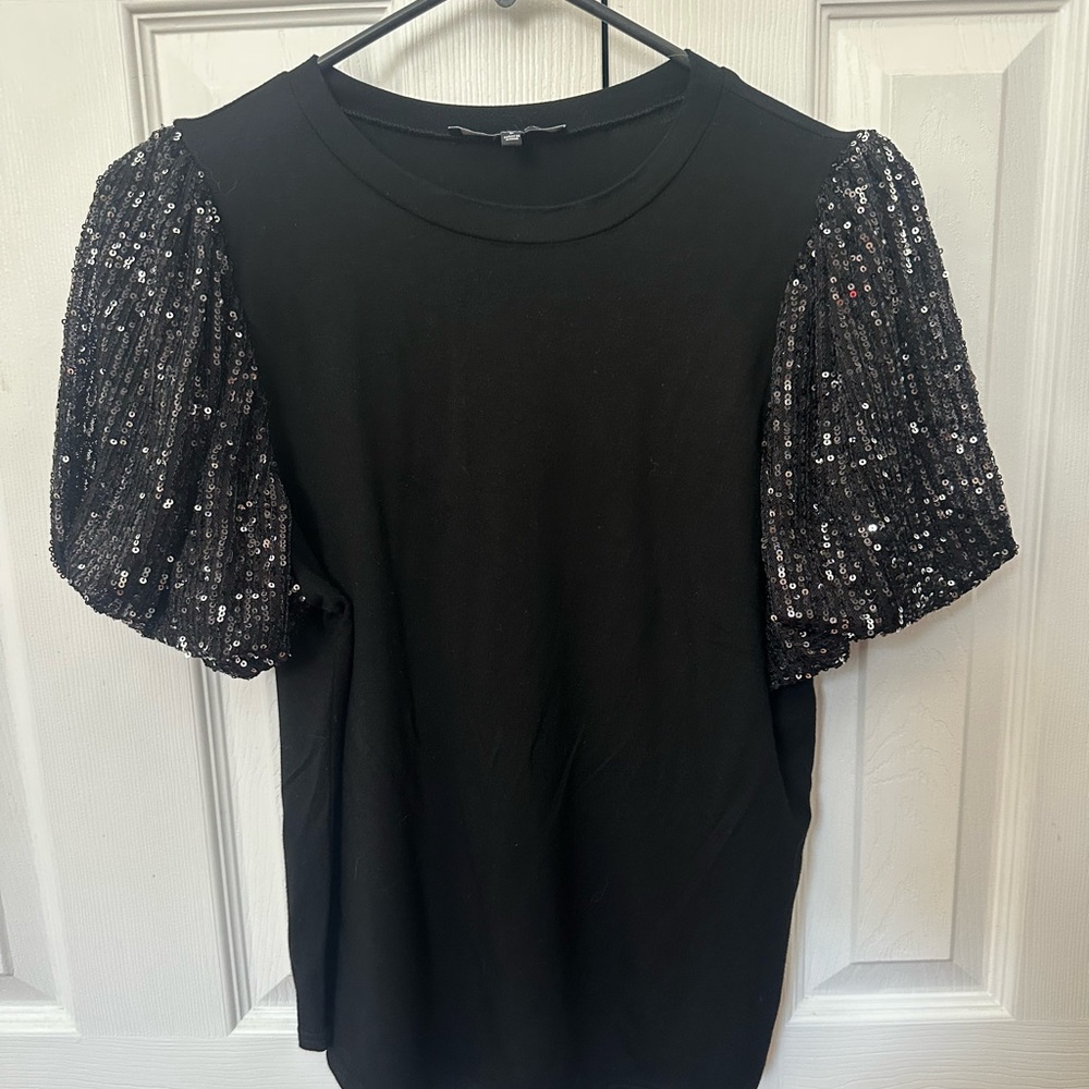Sequin puff sleeve, black top